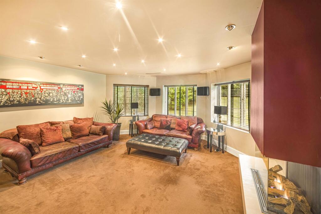 5 bedroom detached house for sale in Delahays Drive, Hale, WA15